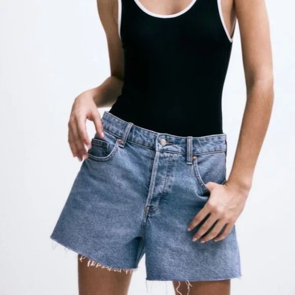 ZARA‎ The 90s Denim Short Light Wash Sz 2 - Picture 1 of 6